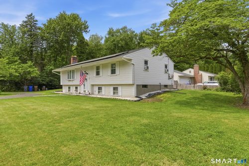 17 Pioneer Dr, Enfield, CT, 06082-5819 | Card Image