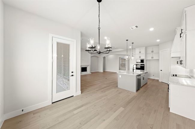28. 160 Waterview - Dining (2) | Image 5