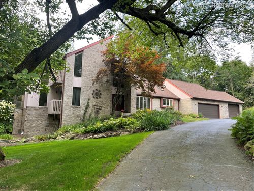 2862 Foxfire Dr, Milford, MI, 48380-4474 | Card Image