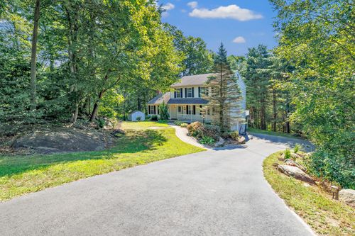 31 Meghan Ln, Shelton, CT, 06484-1695 | Card Image