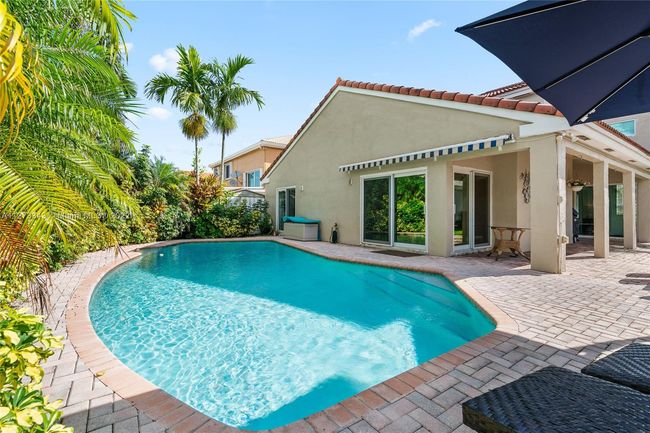 611 Royal Palm Way, House other with 4 bedrooms, 3 bathrooms and null parking in Davie FL | Image 5