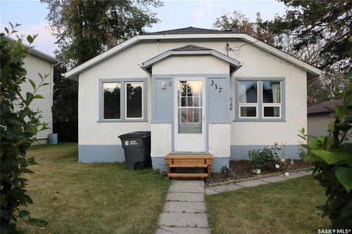 317 4th Ave, Wapella, SK, S0G | Card Image