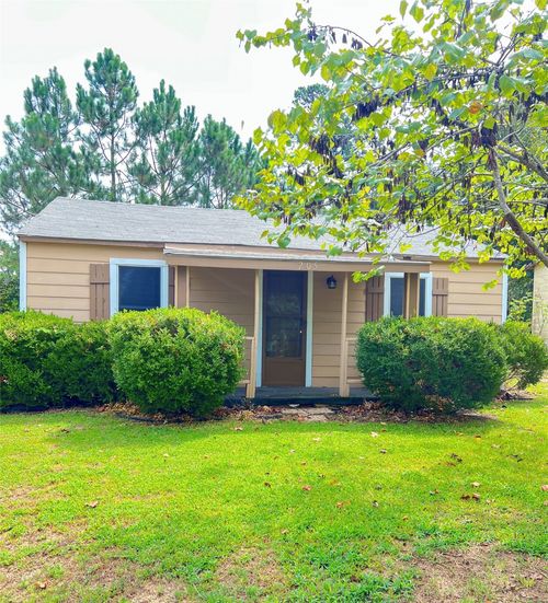 205 Pecan St, Mount Vernon, TX, 75457-2825 | Card Image