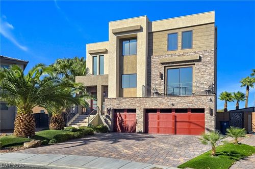 8354 Bartholomew Park Ct, Las Vegas, NV, 89139-7168 | Card Image