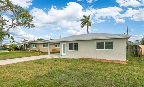 4680 Ne 2nd Ave, Oakland Park, FL, 33334-1532 | Card Image