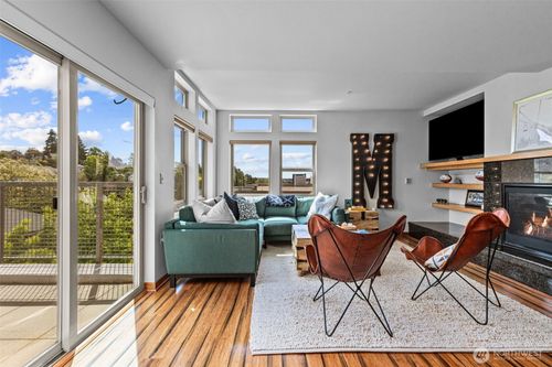 apt-612-827 Hiawatha Pl S, Seattle, WA, 98144-2853 | Card Image