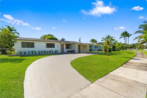 9600 Cutler Ridge Dr, Cutler Bay, FL, 33157-8715 | Card Image