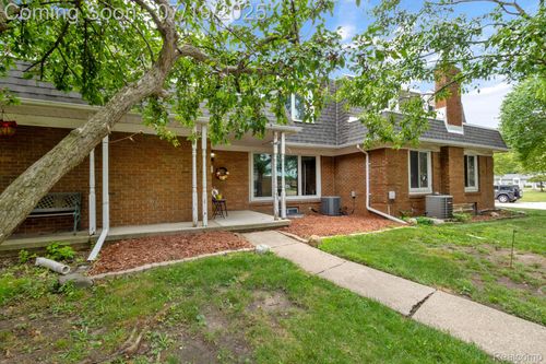 32604 Barclay Sq, Warren, MI, 48093-6103 | Card Image