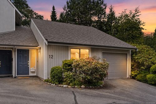 12-4041 Saanich Rd, Saanich, BC, V8X1Z2 | Card Image