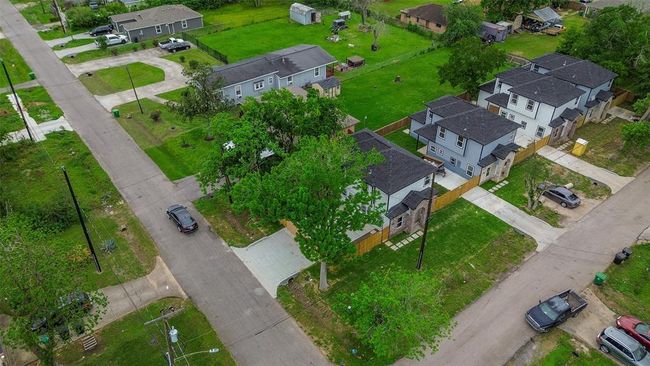 9003 Hilda St, House other with 4 bedrooms, 3 bathrooms and null parking in Houston TX | Image 45