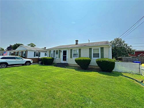 125 Parkview Dr, Pawtucket, RI, 02861-3910 | Card Image