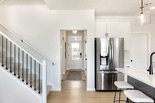 10924 Lower 37th Street Ct N, Lake Elmo, MN, 55042-5530 | Card Image