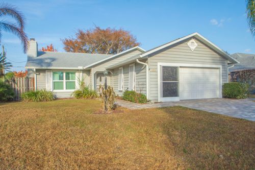 135 10th Ave, Vero Beach, FL, 32962-2817 | Card Image