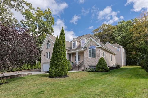 9 Hillside Ave, Milford, MA, 01757-3414 | Card Image