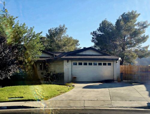 201 E Benson Ave, Ridgecrest, CA, 93555-5302 | Card Image
