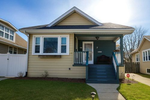 7 Highland St, Calumet City, IL, 60409-5399 | Card Image