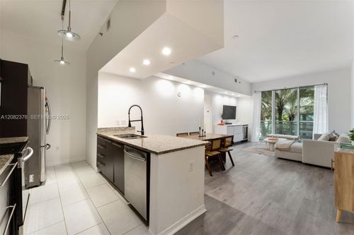 201-951 Brickell Ave, Miami, FL, 33131-3930 | Card Image