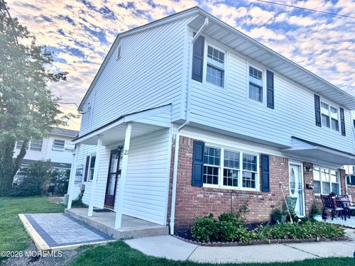 21 Iowa Ct, Matawan, NJ, 07747-3656 | Card Image