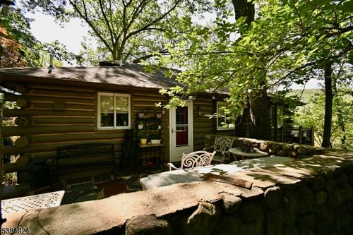 23 Choctaw, Oak Ridge, NJ, 07438-9317 | Card Image