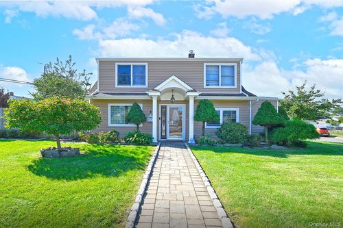 2 Cooper Ln, Levittown, NY, 11756-4809 | Card Image