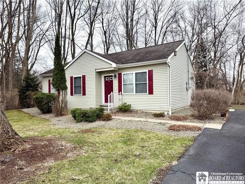 1 Middlesex Dr, Fredonia, NY, 14063-1217 | Card Image