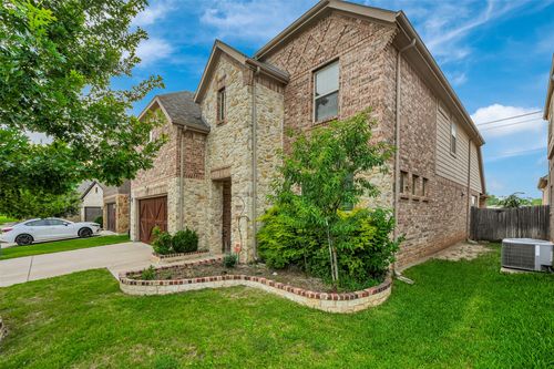 9213 Shoveler Trl, Fort Worth, TX, 76118-7794 | Card Image