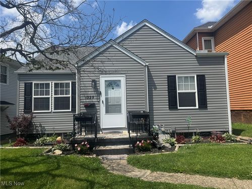 1325 Stansberry Ave, Zanesville, OH, 43701-5247 | Card Image