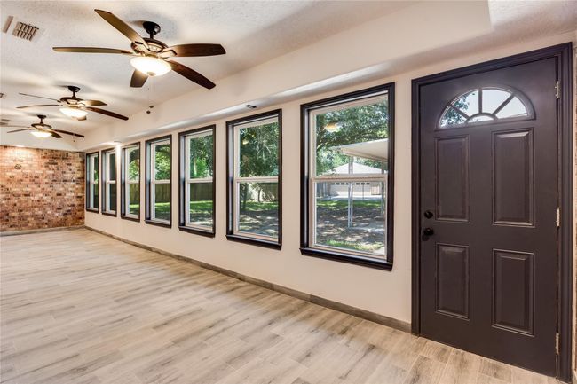 Enclosed Sunroom | Image 12