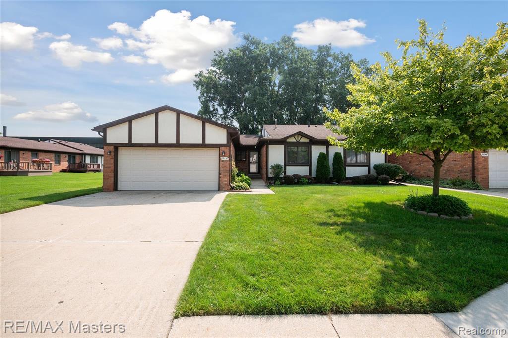 Joanne Smith Dr, Warren, MI 48091