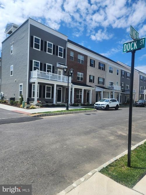 98 King St, BENSALEM, PA, 19020-1258 | Card Image
