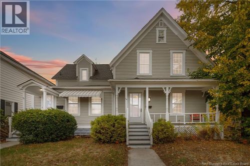 44 Edward St, Moncton, NB, E1A3Y7 | Card Image