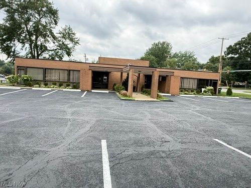 2341 Oakwood Drive, Cuyahoga Falls, OH, 44221 | Card Image