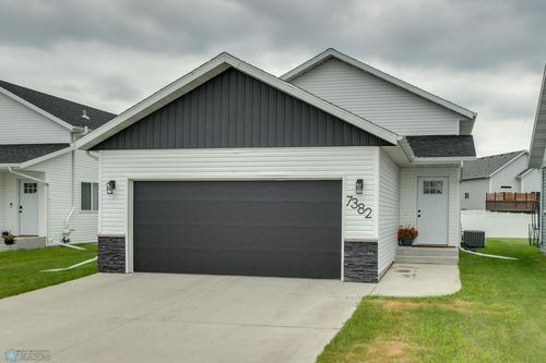 7382 24th St S, Fargo, ND, 58104-7951 | Card Image