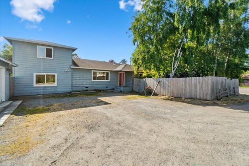 1562 Murray Rd, McKinleyville, CA, 95519-3506 | Card Image