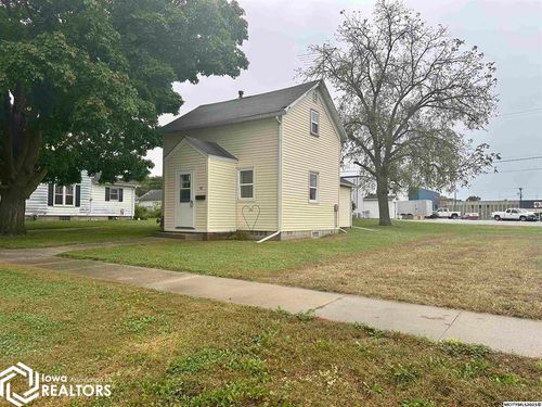 97 6th St N, Northwood, IA, 50459-1430 | Card Image
