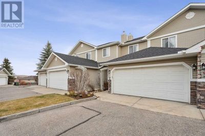 16 - 117 Bow Ridge Dr, Townhouse with 3 bedrooms, 3 bathrooms and 3 parking in Cochrane AB | Image 1