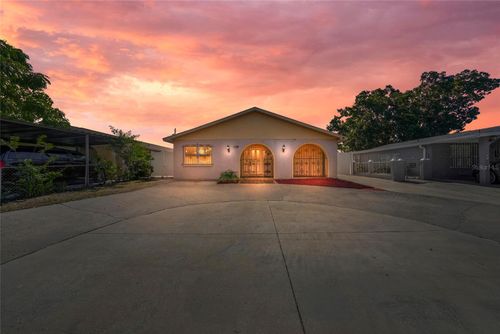 6513 N Manhattan Ave, Tampa, FL, 33614-4827 | Card Image
