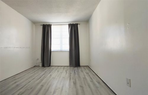 apt-2127-500 Bayview Dr, Sunny Isles Beach, FL, 33160-4750 | Card Image