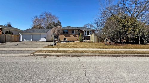 234 Sussex Ave, Richmond Hill, ON, L4C2G4 | Card Image