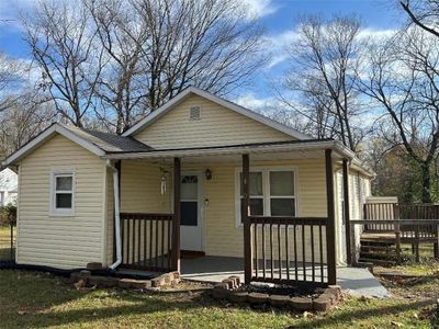 Bungalow with a porch | Image 2