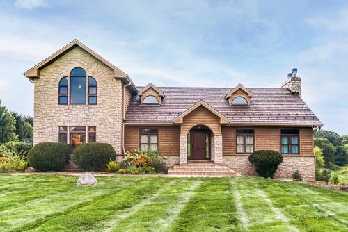 8208 Country Shire Ln, Spring Grove, IL, 60081-8234 | Card Image