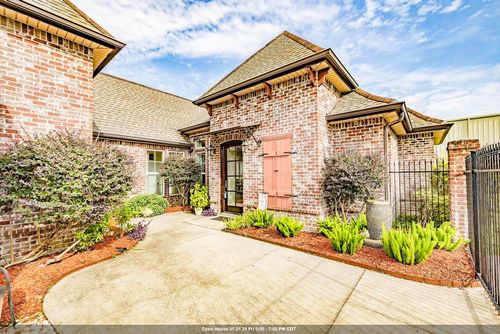 111 Gentle Oak Blvd, Schriever, LA, 70395-3280 | Card Image