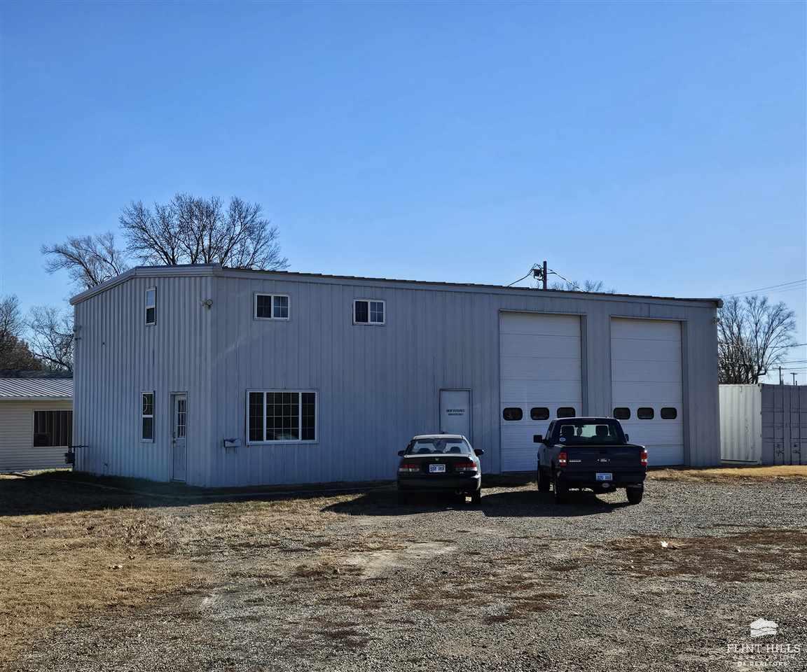 1215 Nw 3Rd St, Abilene, KS 67410