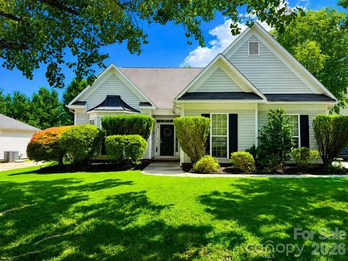 570 Surry Trace Cir Nw, Concord, NC, 28027-5220 | Card Image