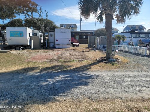 60 Pelican St, Sneads Ferry, NC, 28460 | Card Image