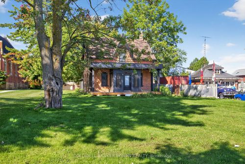 {{alt}} | Card Image