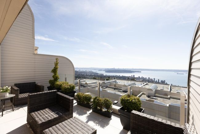 203 - 2274 Folkestone Way, Condo with 2 bedrooms, 1 bathrooms and 2 parking in West Vancouver BC | Image 24