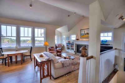 12th Street, House other with 4 bedrooms, 2 bathrooms and 2 parking in Montara CA | Image 2