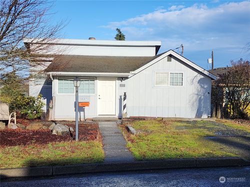 1027 E 8th Street, Port Angeles, WA, 98362 | Card Image