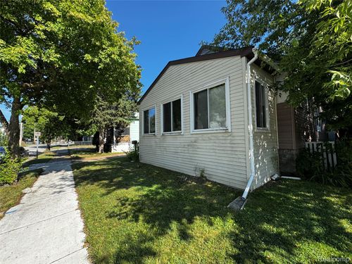 1010 13th St, Bay City, MI, 48708-7395 | Card Image